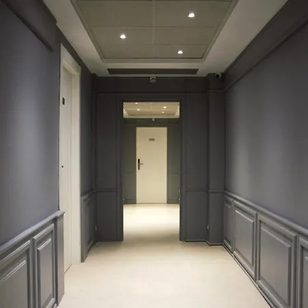 Domus Dea By Trinita Rom